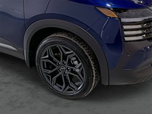 New 2026 Nissan Kicks SR w/ Cold Weather Package image 14