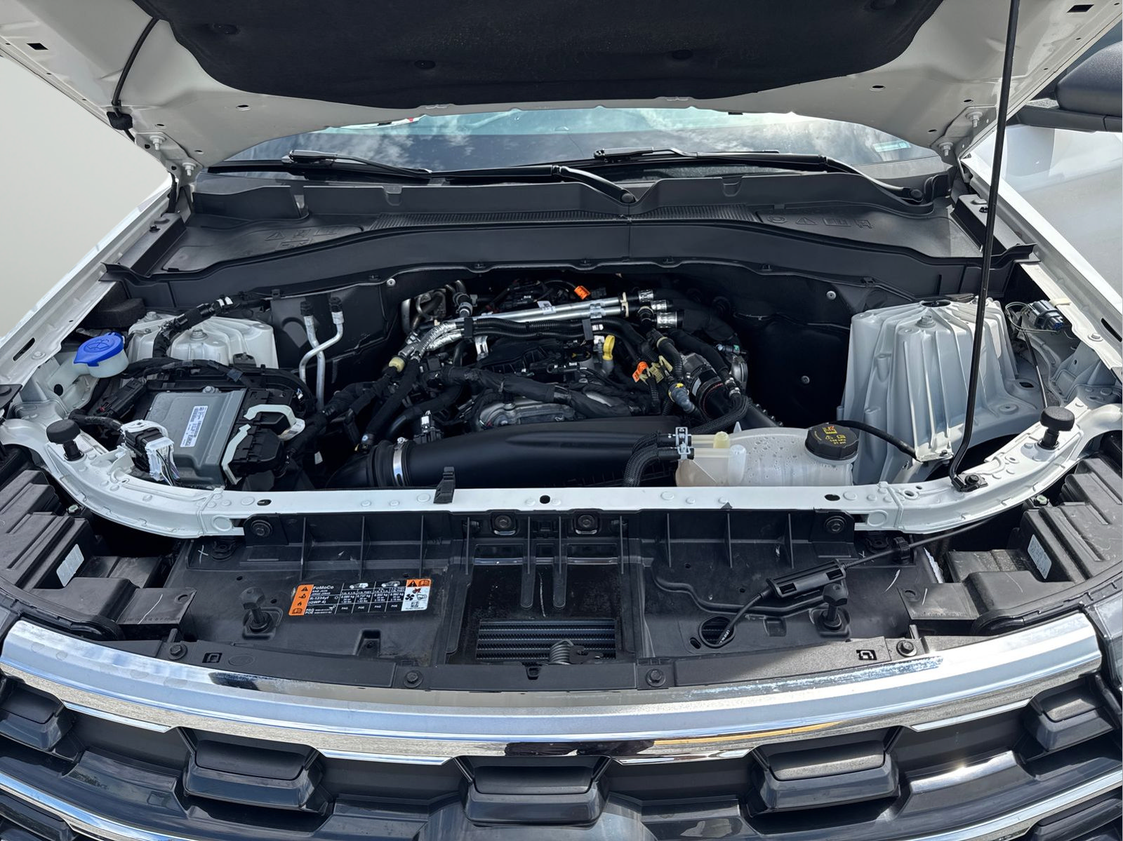 Used 2025 Ford Explorer Active RWD image 39