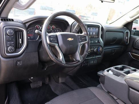 Used 2022 Chevrolet Silverado 3500 LT w/ Convenience Package image 4