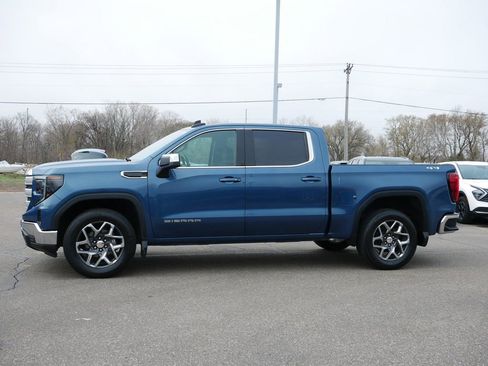 Used 2024 GMC Sierra 1500 SLE image 4