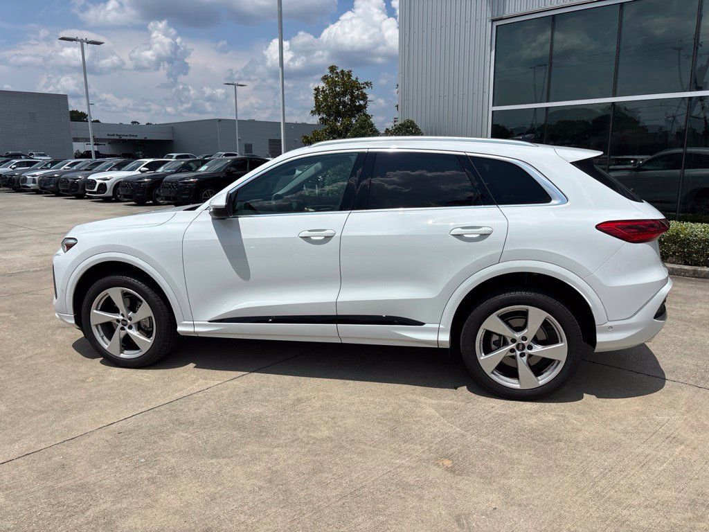 Used 2025 Audi Q5 Premium Plus w/ Premium Plus AWD/4WD image 8
