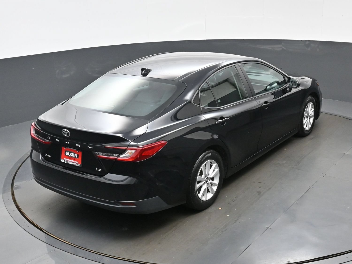 Used 2025 Toyota Camry LE FWD image 40
