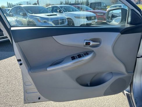 Used 2011 Toyota Corolla LE image 10