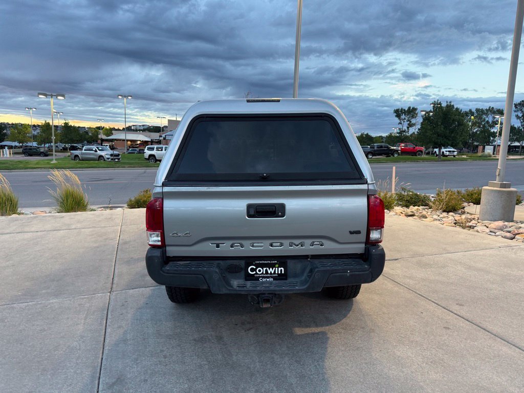 Used 2019 Toyota Tacoma SR5 AWD/4WD image 8