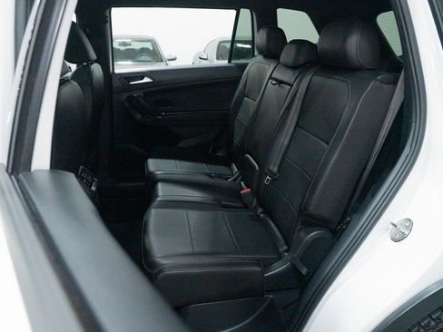 Used 2020 Volkswagen Tiguan SE R-Line w/ 3rd Row Seat Package image 23
