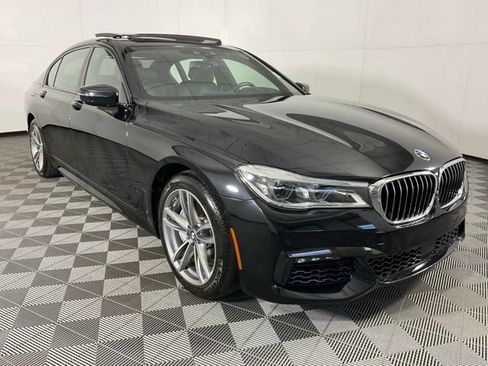 Used 2016 BMW 750i xDrive AWD/4WD image 3