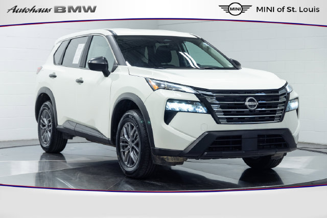 Used 2024 Nissan Rogue S AWD/4WD image 1
