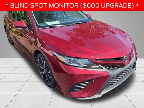 Used 2018 Toyota Camry SE w/ Moonroof Package FWD image 3