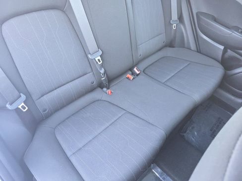 Used 2024 Hyundai Venue SE image 19