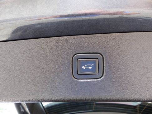 Used 2021 Chevrolet Blazer LT FWD image 40