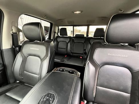 Used 2022 RAM 1500 Laramie AWD/4WD image 34