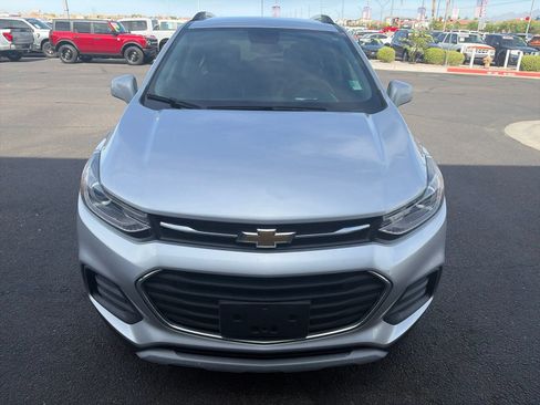 Used 2017 Chevrolet Trax LT w/ LT Convenience Package FWD image 8