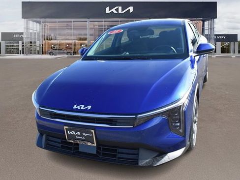 New 2025 Kia K4 LXS image 8