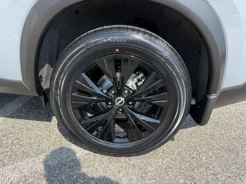 Certified 2023 Nissan Rogue SV w/ SV Premium B Package AWD/4WD image 12