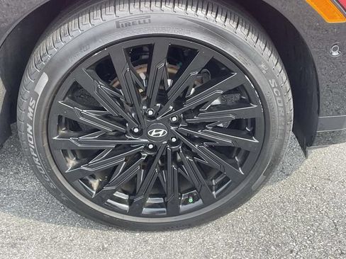 Used 2025 Hyundai Santa Fe Calligraphy FWD image 7