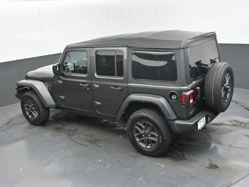 Used 2025 Jeep Wrangler Unlimited Sport AWD/4WD image 28