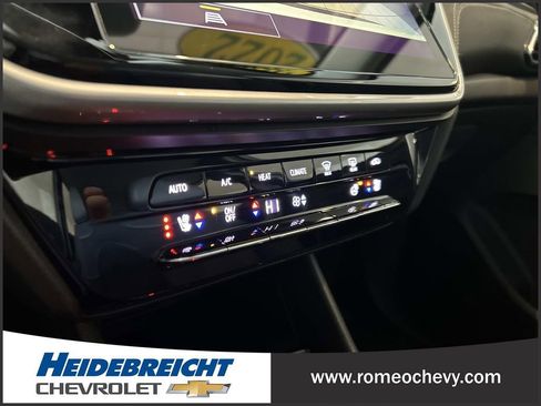 Used 2022 Chevrolet Bolt EUV LT w/ Convenience Package image 22