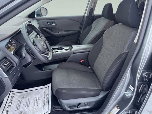 Used 2023 Nissan Rogue SV image 16