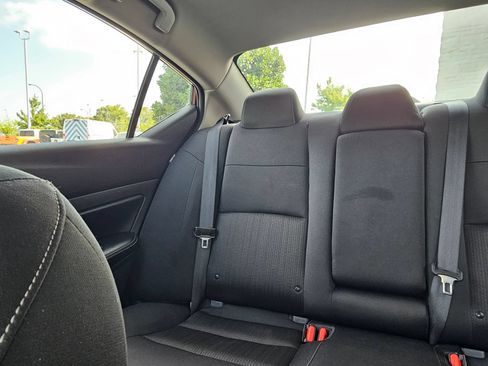 Used 2025 Nissan Altima 2.5 SV FWD image 24