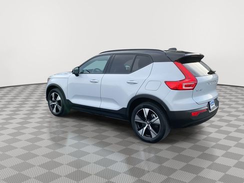 Used 2022 Volvo XC40 P8 Recharge Plus image 5