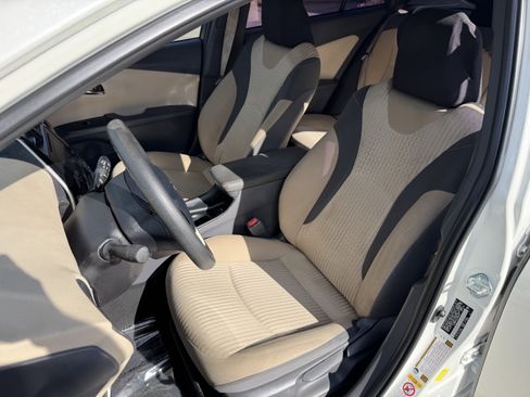 Used 2018 Toyota Prius Two w/ Prius Two Safety Plus Package FWD image 12