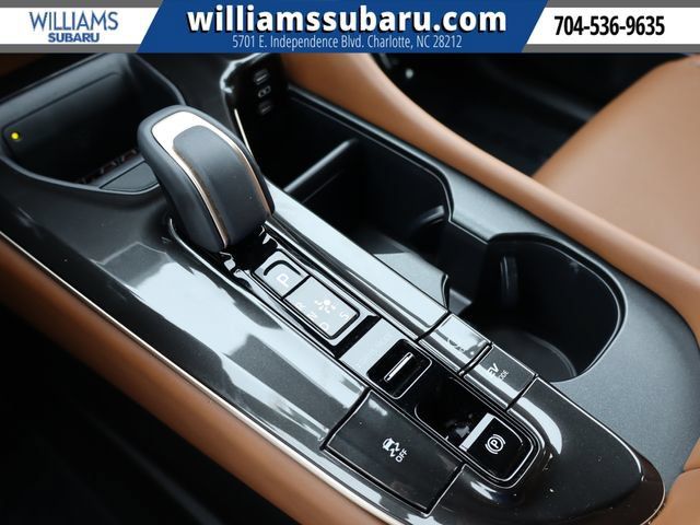 Used 2025 Toyota Crown Signia AWD/4WD image 27