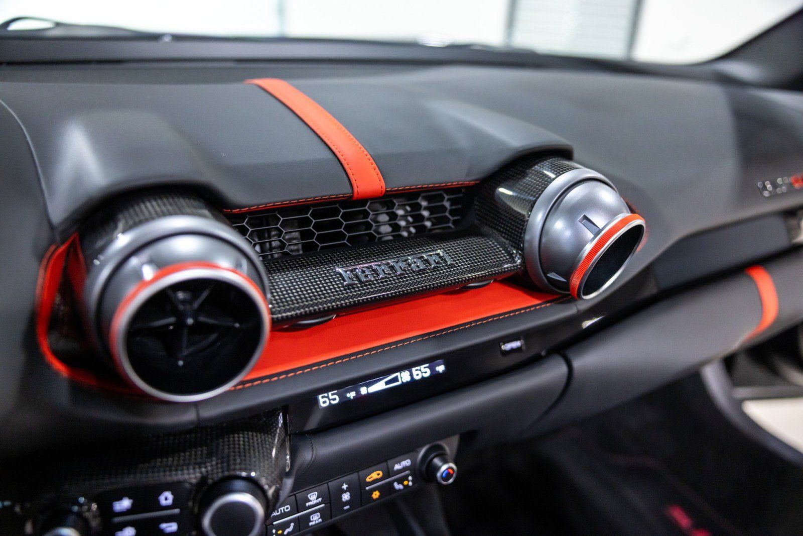 Used 2021 Ferrari 812 GTS RWD image 46