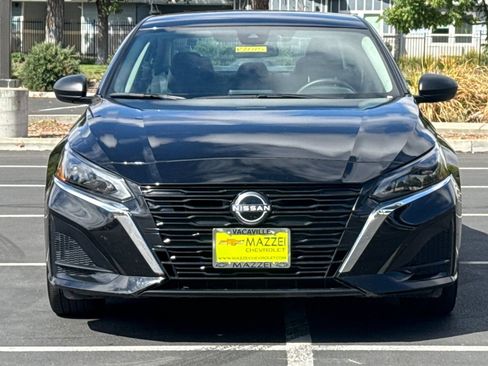 Used 2025 Nissan Altima 2.5 SV FWD image 7