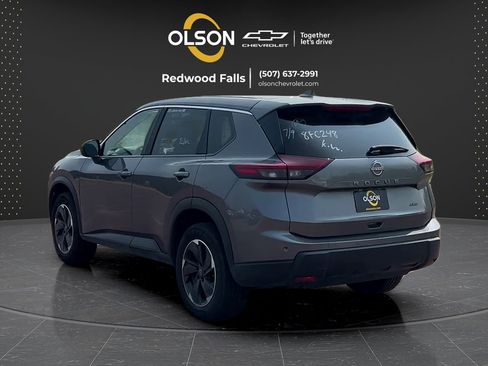 Used 2025 Nissan Rogue SV AWD/4WD image 3