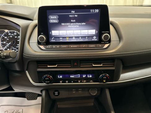 Certified 2024 Nissan Rogue SV image 5