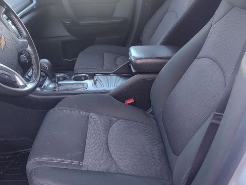 Used 2017 Chevrolet Traverse LT w/ Style and Technology Package image 11