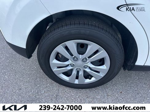 Certified 2025 Kia Soul LX image 13