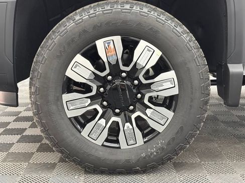 New 2026 GMC Sierra 2500 Denali w/ Denali Reserve Package AWD/4WD image 17