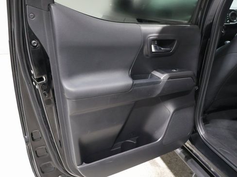 Used 2023 Toyota Tacoma TRD Sport image 19