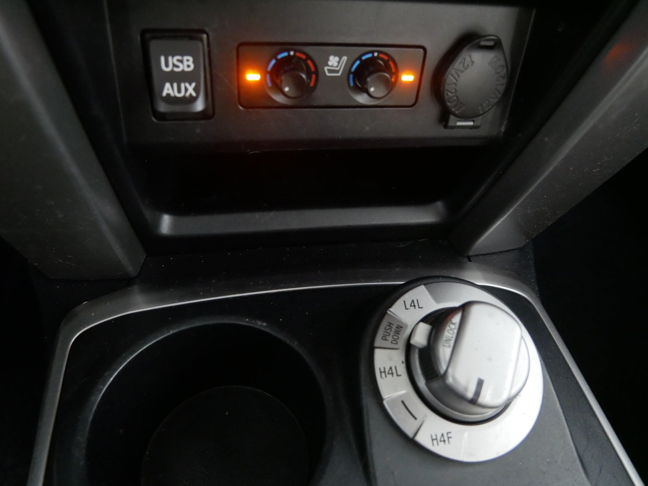 Used 2018 Toyota 4Runner Limited AWD/4WD image 31