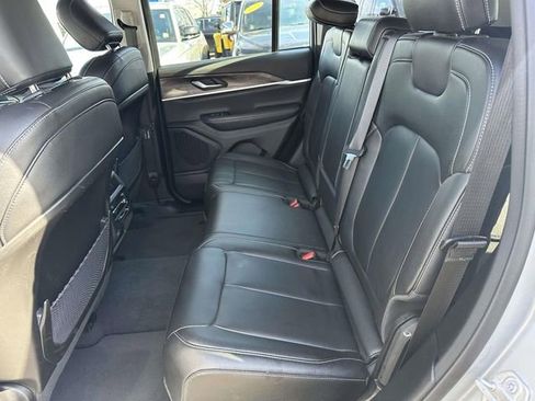 Certified 2023 Jeep Grand Cherokee Limited image 17