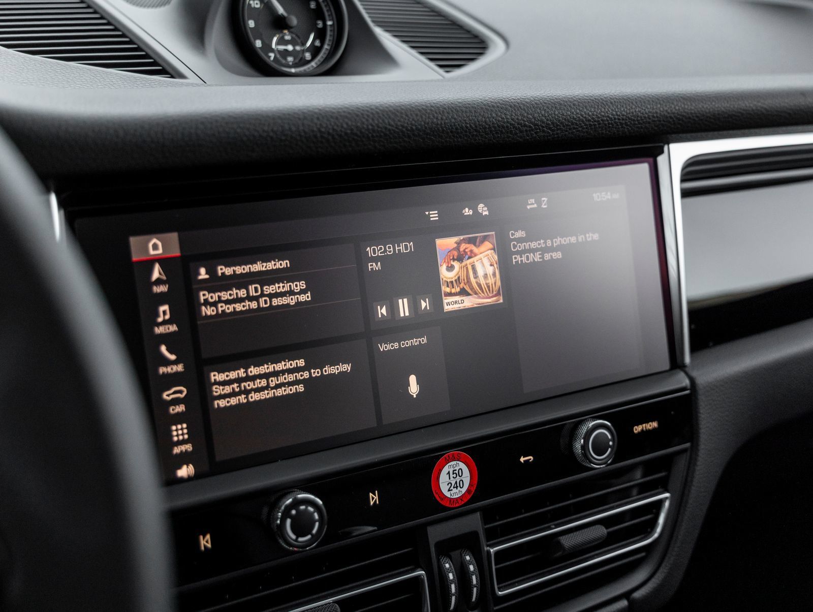 Certified 2026 Porsche Macan AWD/4WD image 29