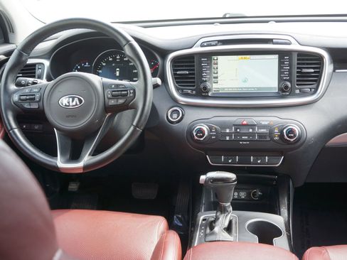 Used 2017 Kia Sorento SX image 38