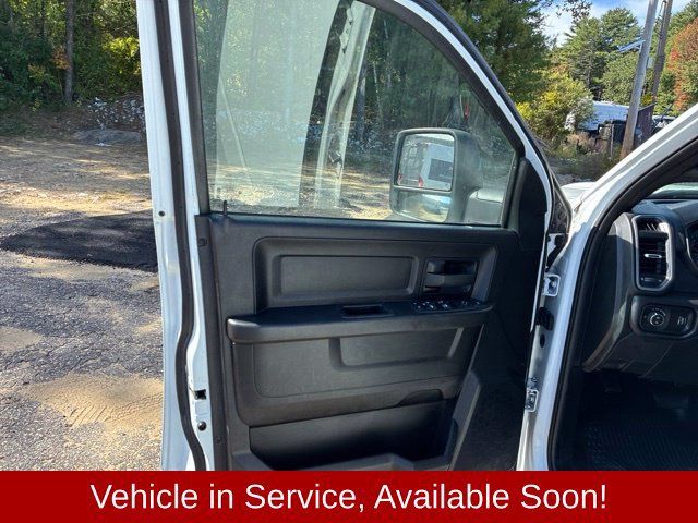 Used 2024 RAM 2500 Tradesman w/ Chrome Appearance Group AWD/4WD image 11