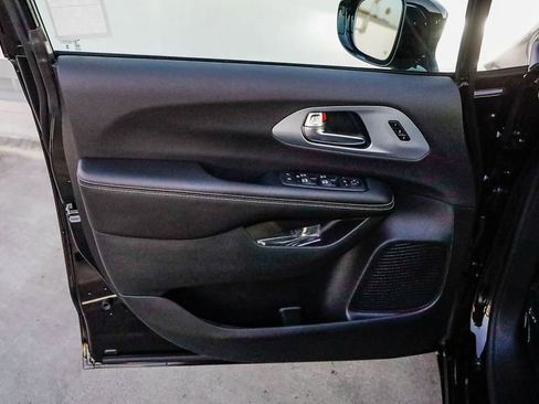 New 2026 Chrysler Pacifica Limited w/ S Appearance Package image 23