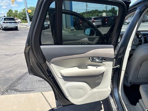Certified 2023 Volvo XC90 B6 Plus AWD/4WD image 27