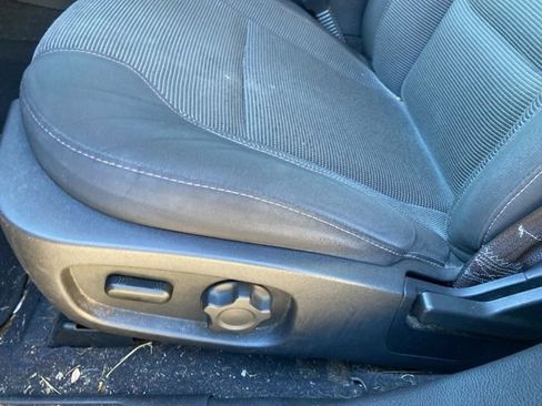 Used 2010 Ford Taurus SEL image 17