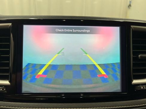 Used 2022 Chrysler Pacifica Touring-L image 35