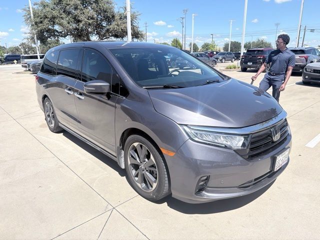 Used 2023 Honda Odyssey Elite image 2
