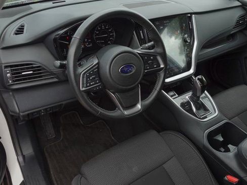 Used 2025 Subaru Outback Premium AWD/4WD image 9