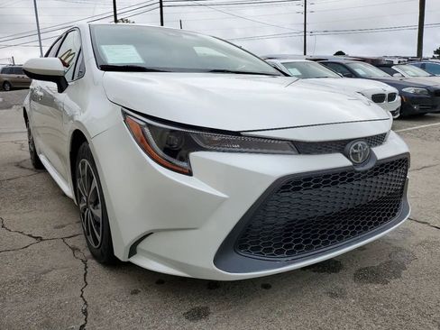 Used 2020 Toyota Corolla LE image 16