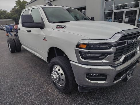 New 2026 RAM 3500 Tradesman w/ Chrome Appearance Group image 2