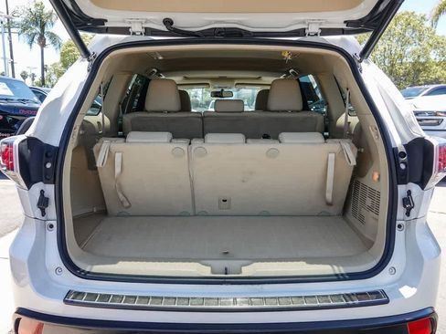 Used 2016 Toyota Highlander XLE w/ Preferred Accessory Package FWD image 21