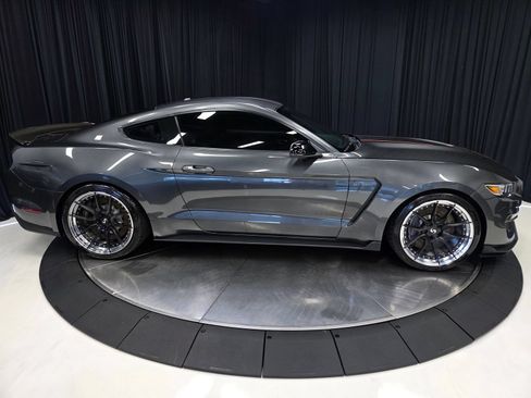 Used 2016 Ford Mustang Shelby GT350 w/ Technology Package RWD image 16