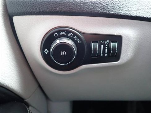 Used 2019 Jeep Compass Latitude AWD/4WD image 21